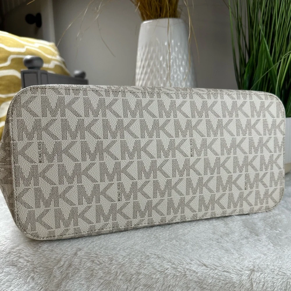 Michael Kors -EXCELLENT LIKE NEW CONDITION - Shoulder Bag - Picture 5 of 12